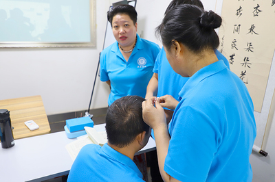 康復(fù)理療培訓(xùn)班的技術(shù)開(kāi)發(fā)與創(chuàng)新